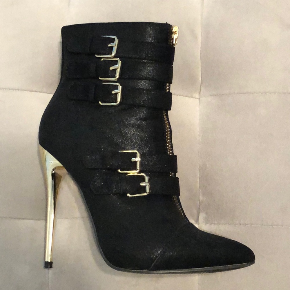 Sexy black boot with gold heel